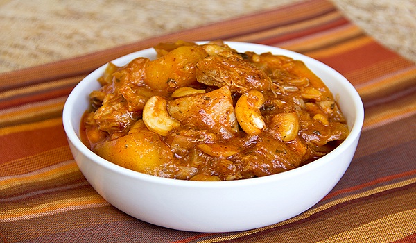 Sweet and Tangy Mango Curry Recipe