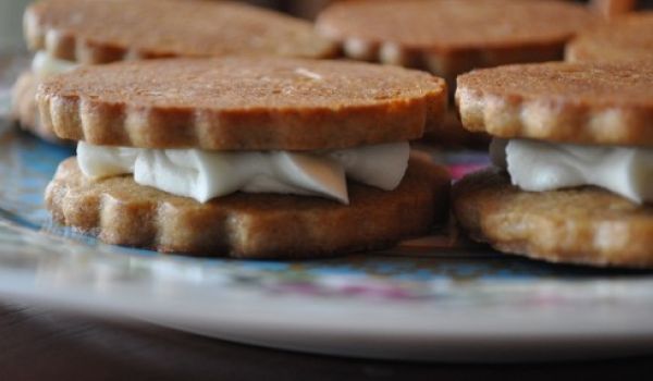 Almond Spice Sandwich