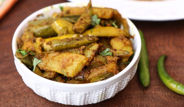 Aloo Potol Recipe