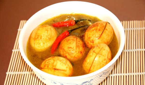Andhra egg curry