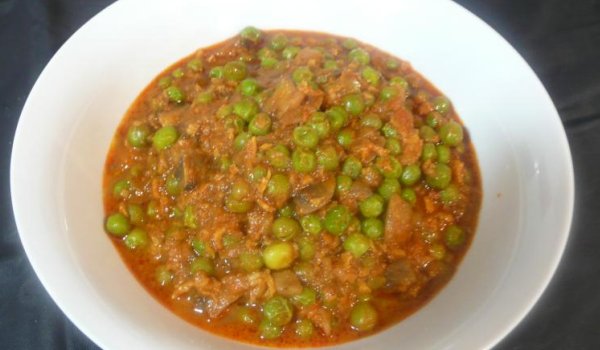 Green Peas Curry