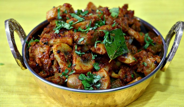 Mushroom Capsicum Curry