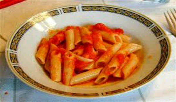 Pasta in Tomato Gravy Recipe