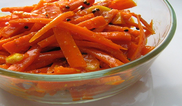 Quick Carrot Pickle