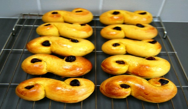 Saffron Buns